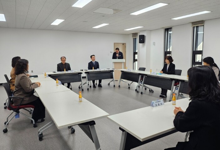 김천여성새로일하기센터-김천고용센터 취...