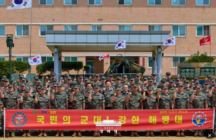 이재명 대통령, 연평부대 격려 방문…"여러분 덕분에 국민이 편안함 누려"