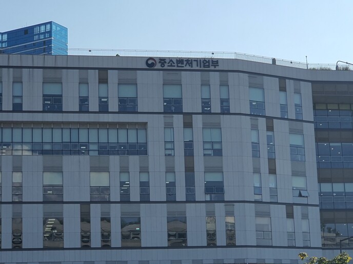 중기부 장관, 중소기업 업계와 3대 메가프로젝트 성과 확산 방안 논의
